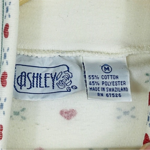 ISO in search of!!! Cute turtleneck barnyard barn farm country cows 90s 80s - Picture 5 of 5